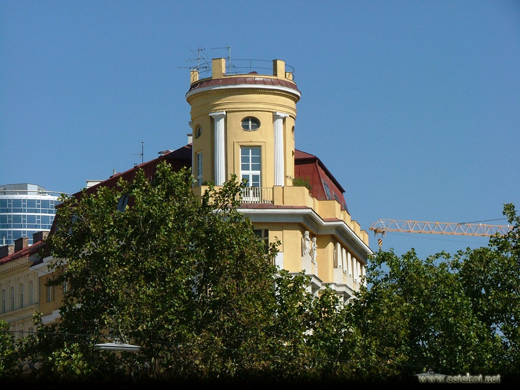 Улицы Вены, жилая башня.