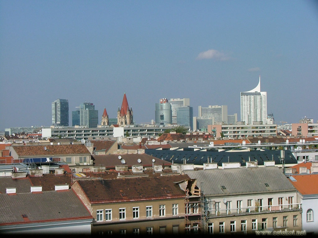 Вена, вид сверху, центр и небоскрёбы.