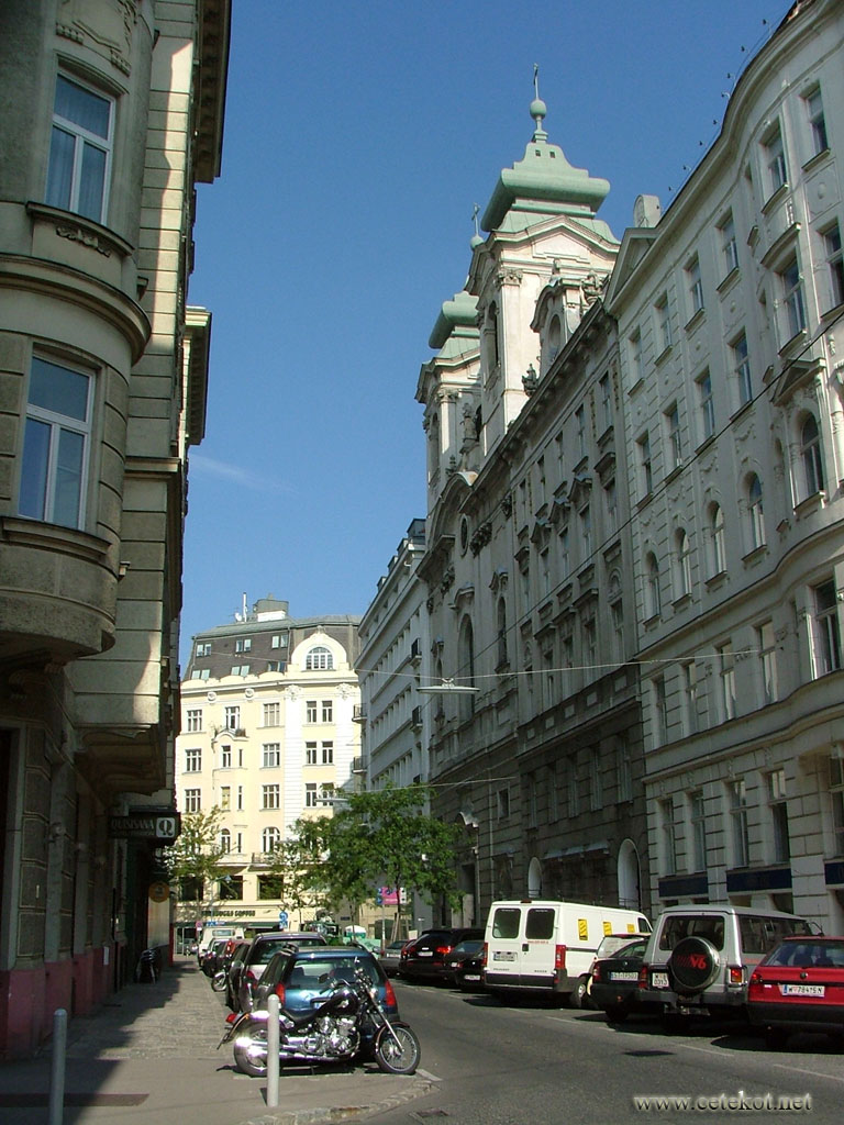 Улицы Вены, углы и башни.