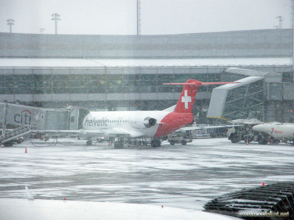 Пражский аэропорт. И тут зима.