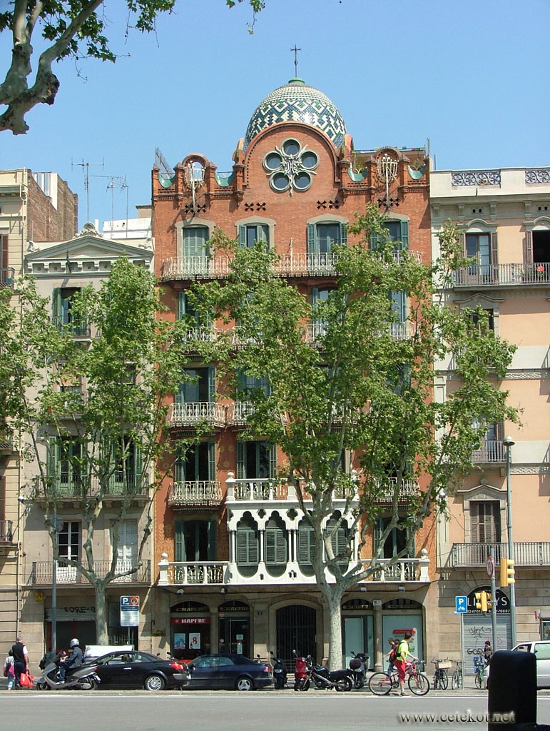 Барселона. Дом в арабском стиле, Passeig de Sant Joan.