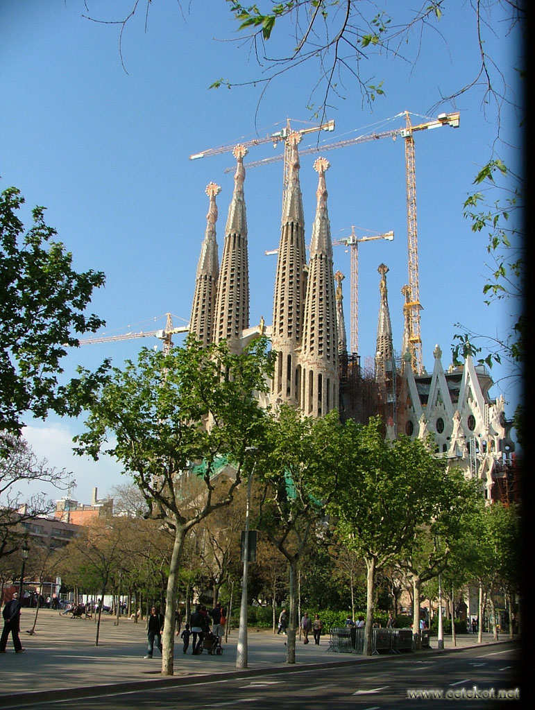 Барселона. Sagrada Familia, один из ракурсов.