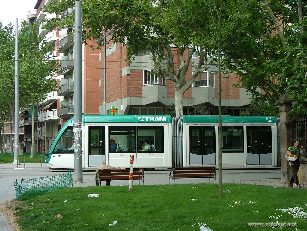 Барселона. Зелёный трамвай. Carrer de Wellington.