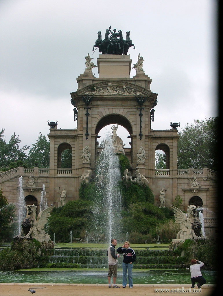 Барселона: фонтан Большой каскад ( Cascada Monumental ).