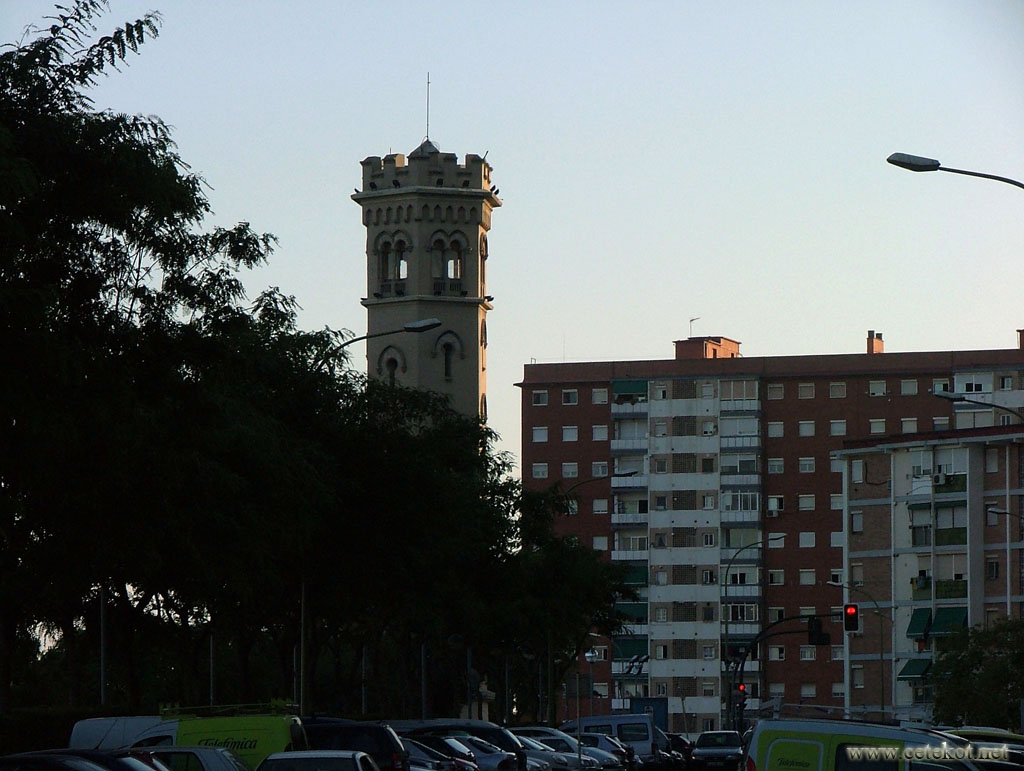 Барселона: примечательная башня в Sant Ildefons.
