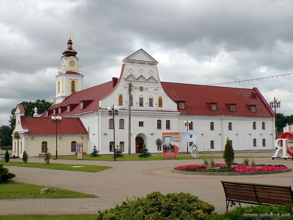 Орша: бывший коллегиум иезуитов поближе.