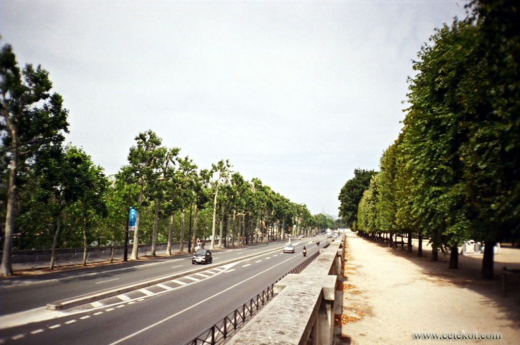 Париж: выход из парка.