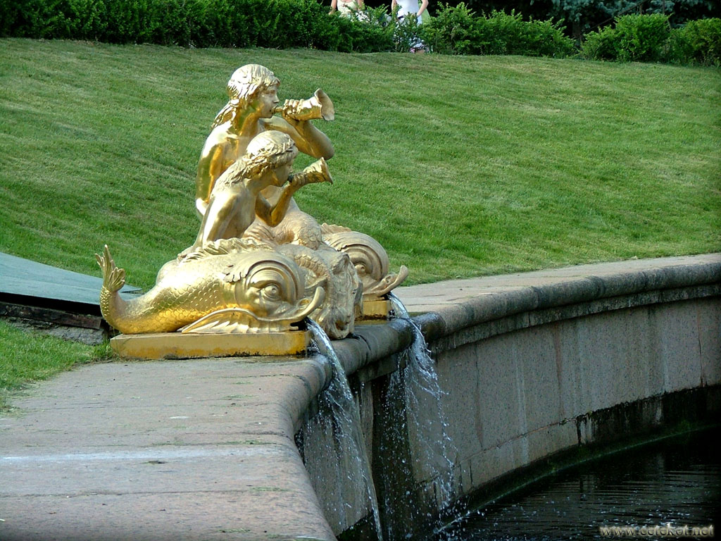 Петергоф: фонтаны.