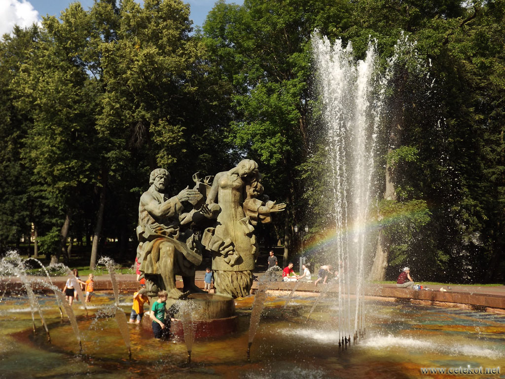 Новгород: фонтан Садко.