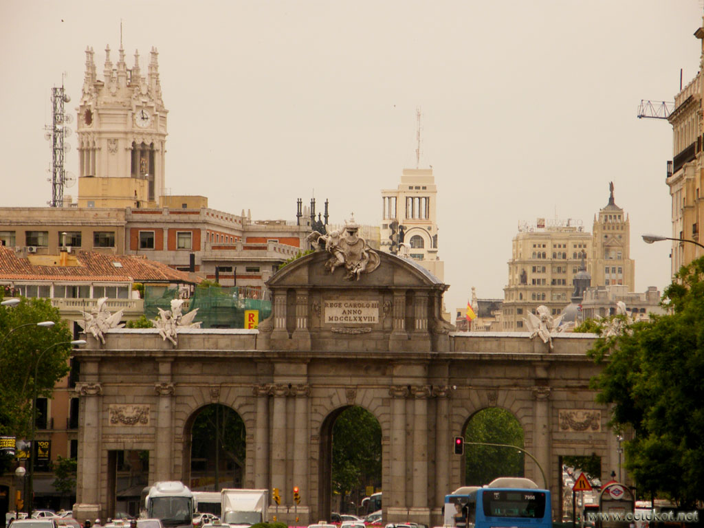 Мадрид: ворота Алькала ( Puerta de Alcalá ).