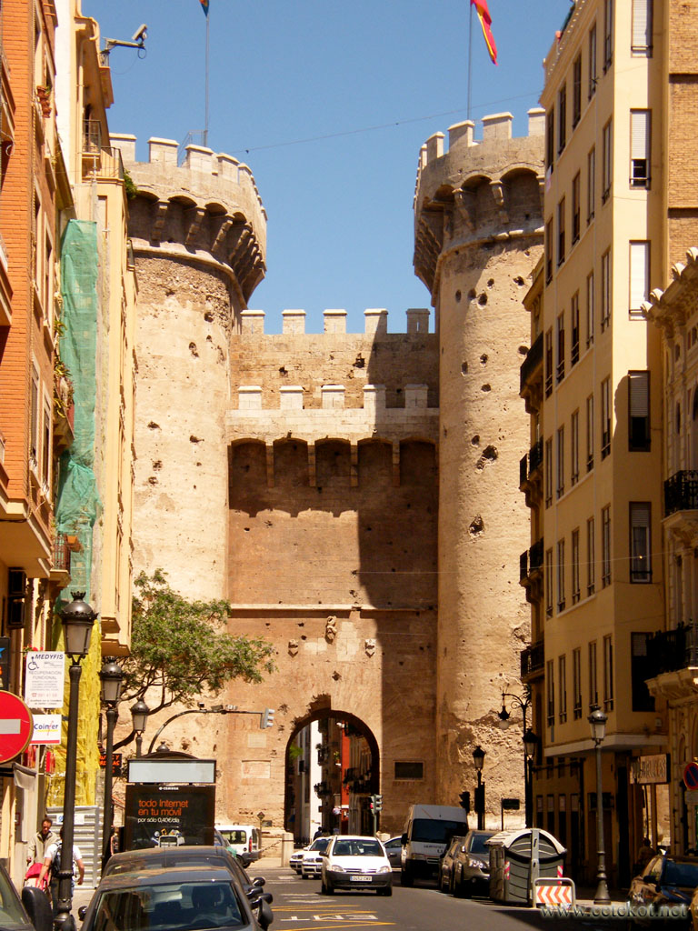 Валенсия: ворота старого города.