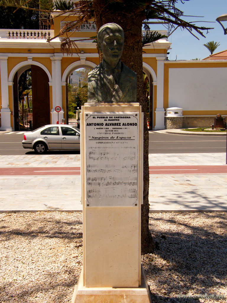 Картахена: памятник автору пасадобля.