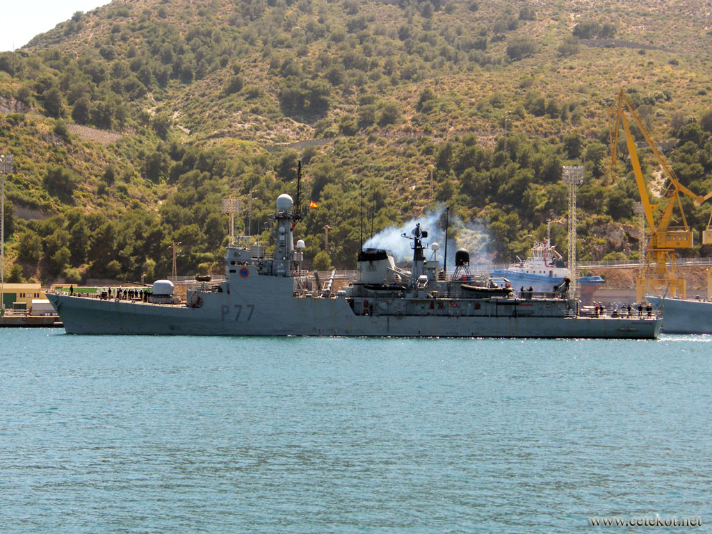 Картахена: военный корабль.