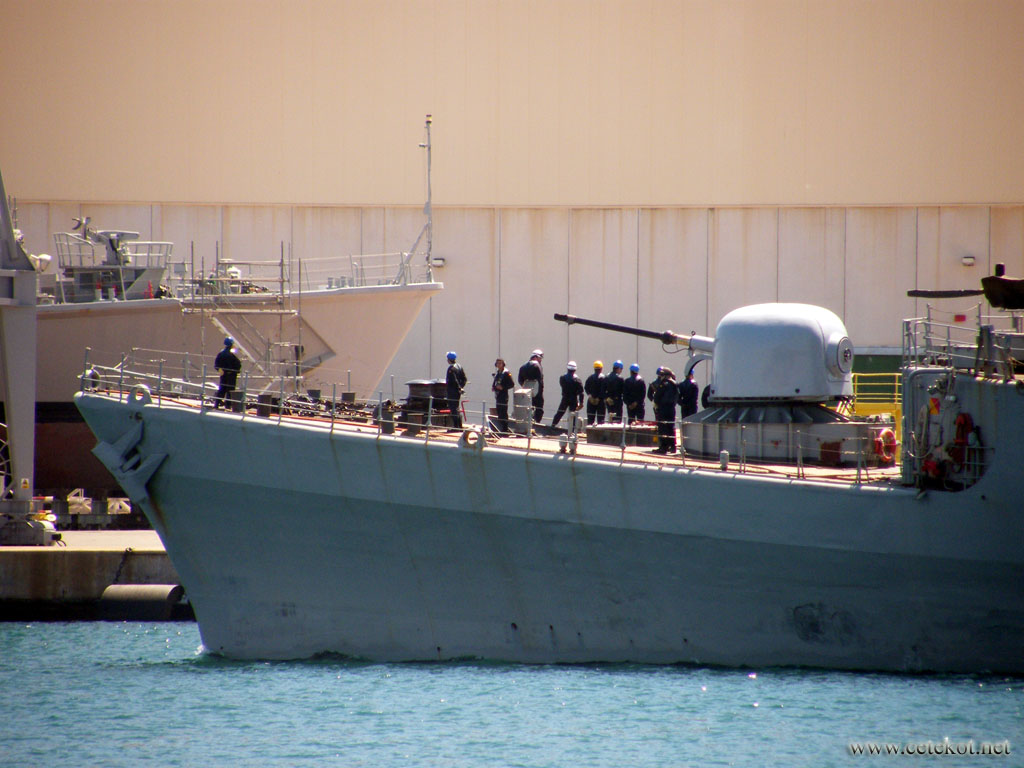 Картахена: военный корабль.