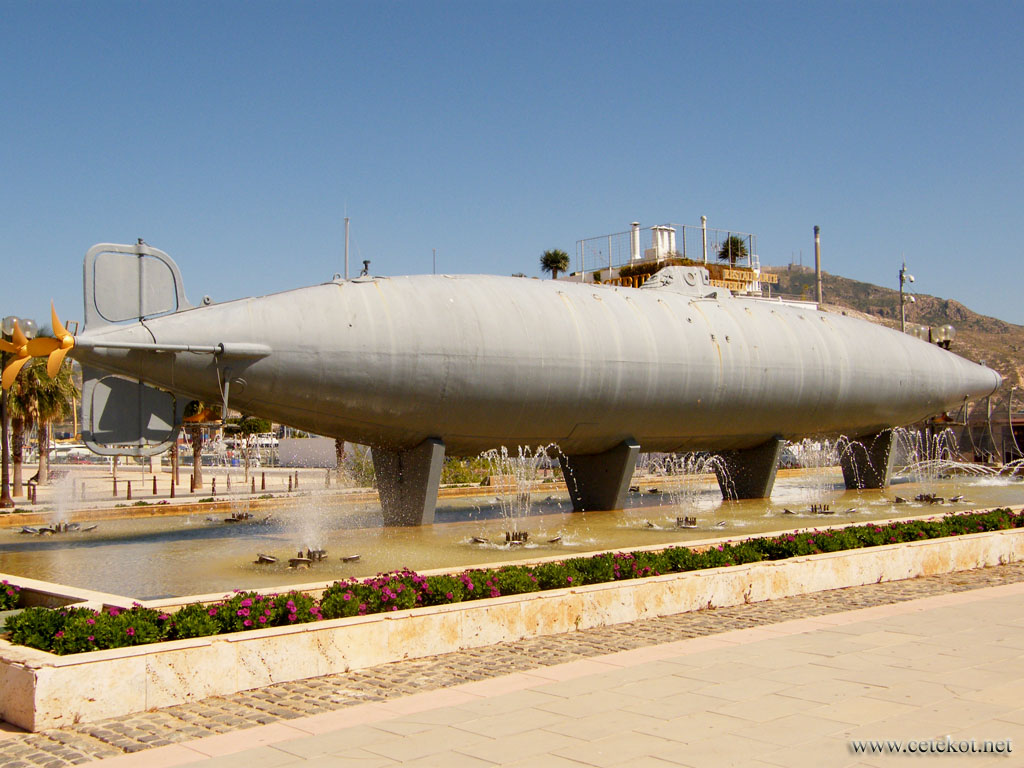Картахена: первая подводная лодка.