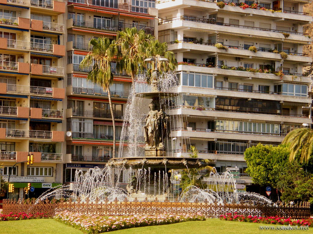 Малага: фонтан на calle de los Curas.