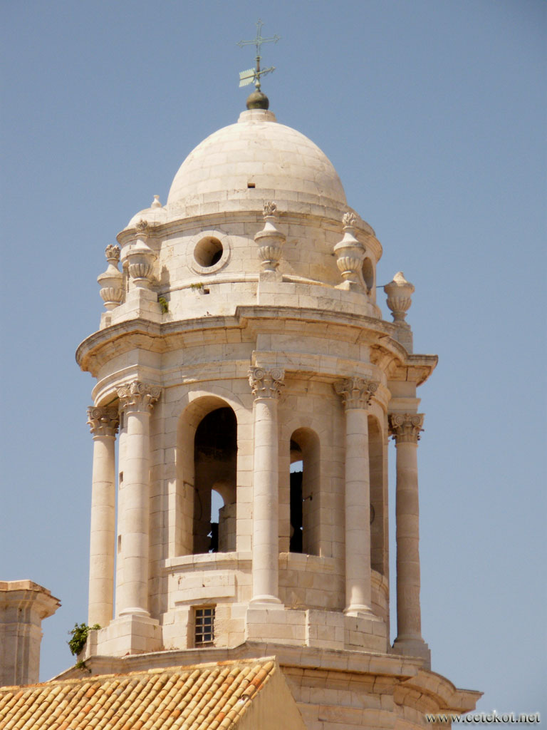 Кадис: одна из башен собора.