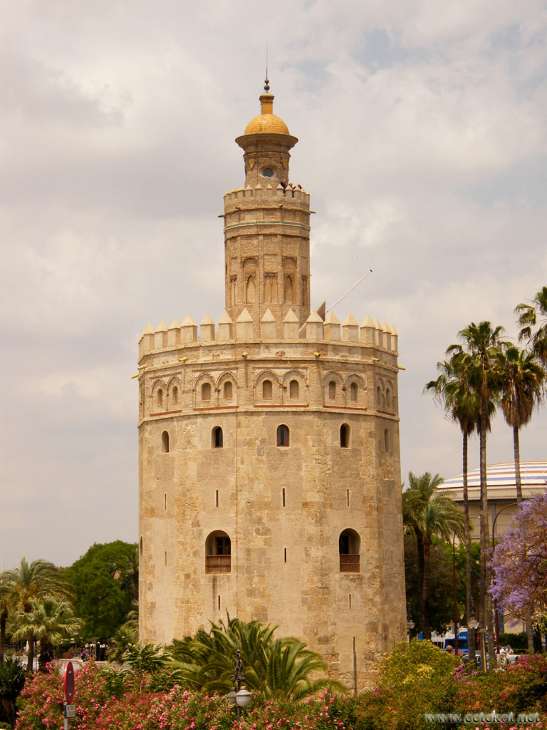 Севилья: башня на берегу ( Torre del Oro ).