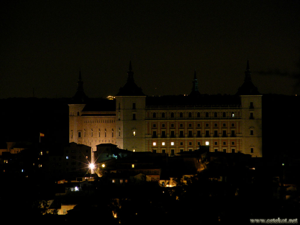 Толедо: ночной замок ( Alcazar de Toledo ).