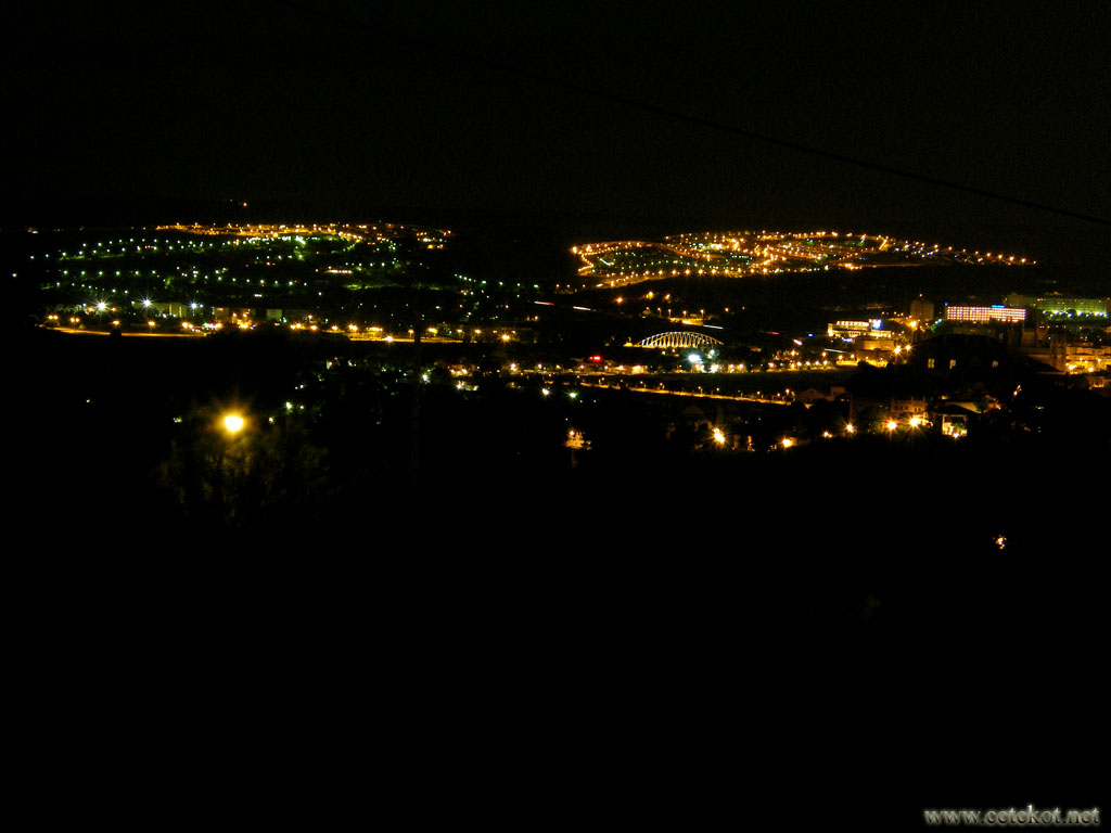 Толедо: панорама ночного города.