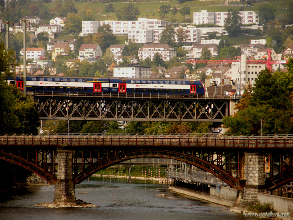 Цюрих: двойной мост через Лиммат с двухэтажным поездом.