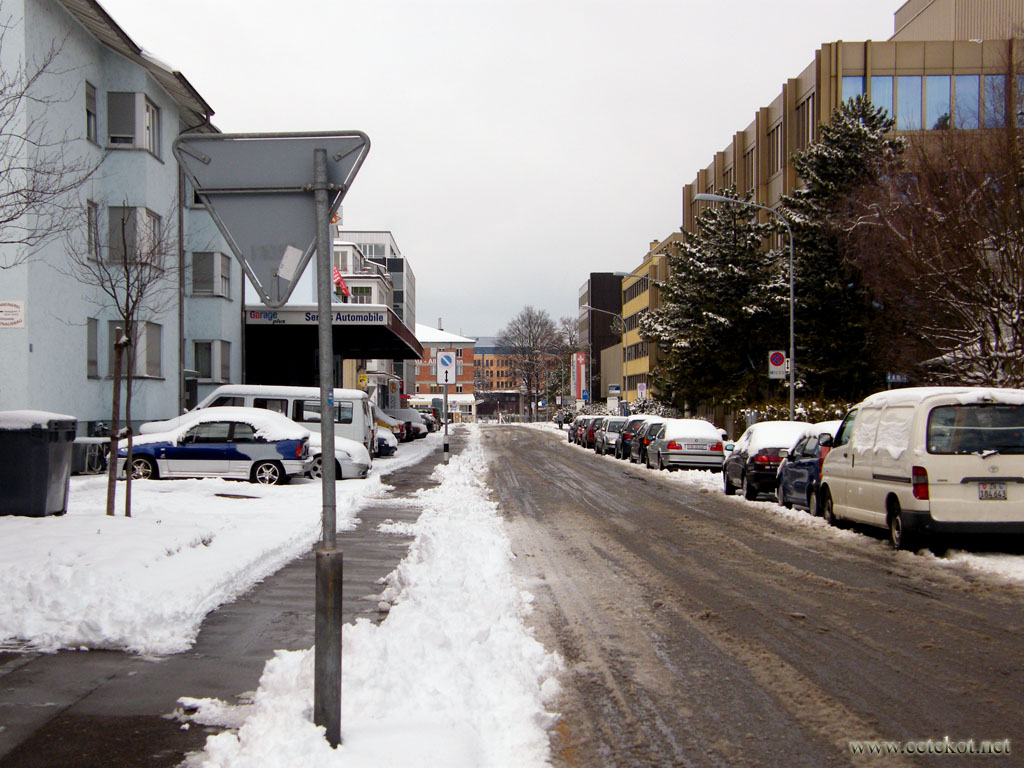 Цюрих: снег в марте, дороги чистят сразу.