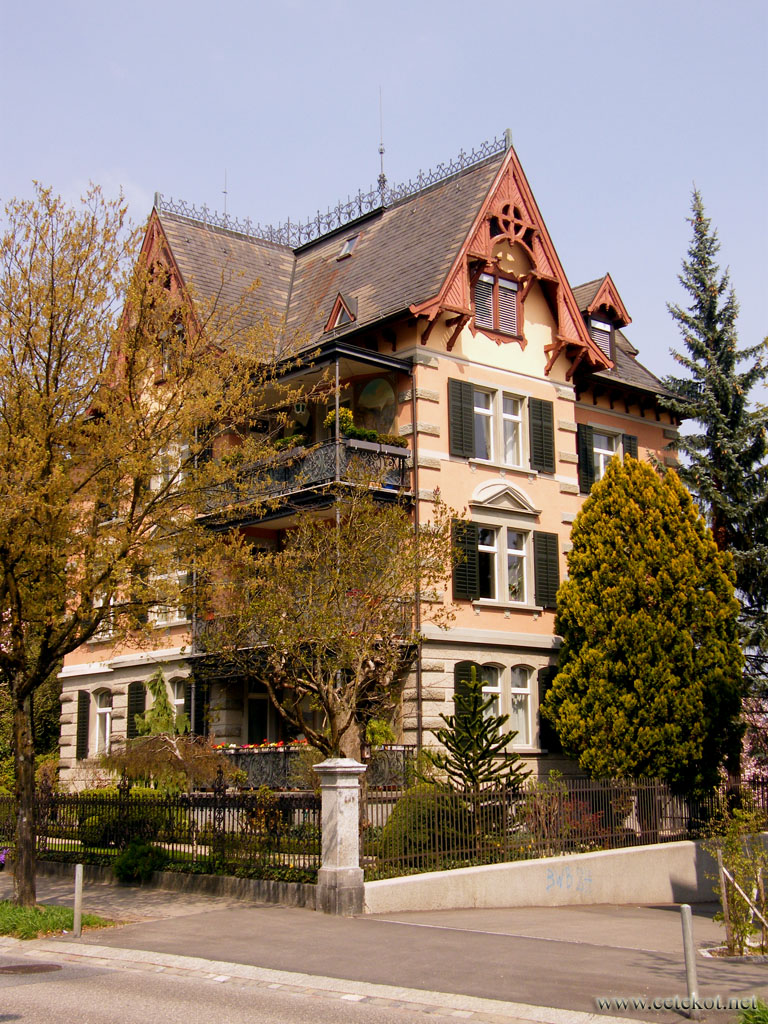 Цюрих: классический дом на Triemlistrasse.