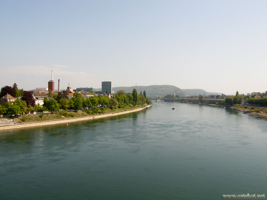 Базель: левый берег Рейна.