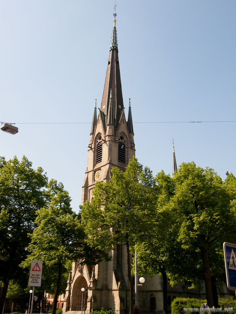 Базель: церковь.