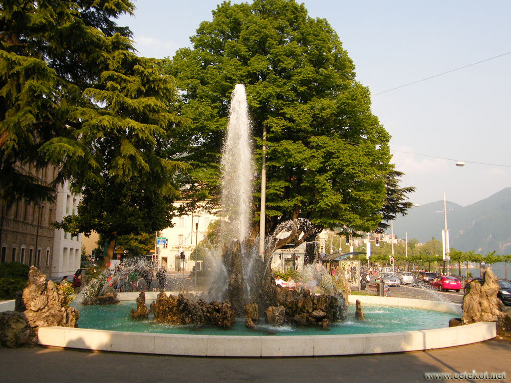 Лугано: фонтан на набережной.